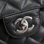 CHANEL Caviar Jumbo Double Flap Bag - Black - 图片 10