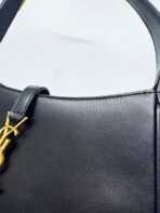 Le 5 a 7 Hobo Bag in Smooth Leather - 图片 11