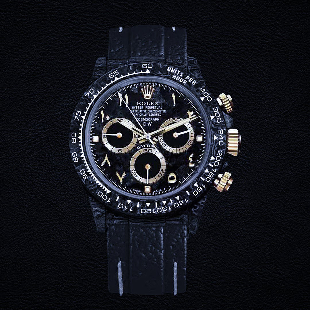 slkdf_lsld_1080x_6ee399db-1d82-49cc-8dbd-e4f18dbd0aae.jpg Carbon DiW Rolex Daytona "BLACK & GOLD ARABIC" (Retail: €57 990) - 图片 1